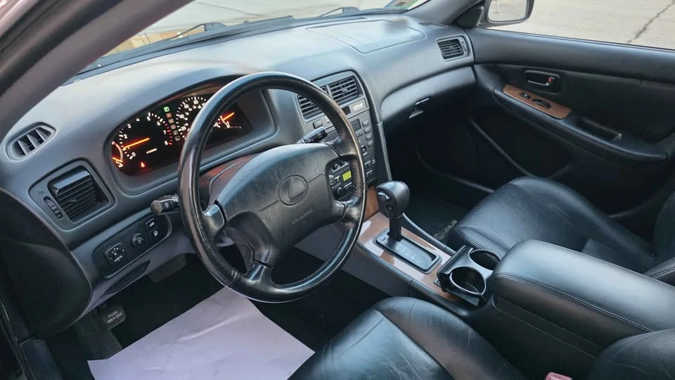 1998 Lexus ES 3rd Gen - Image 4 of 11