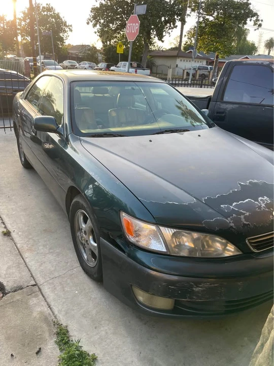 1998 Lexus ES 3rd Gen - Image 2 of 4