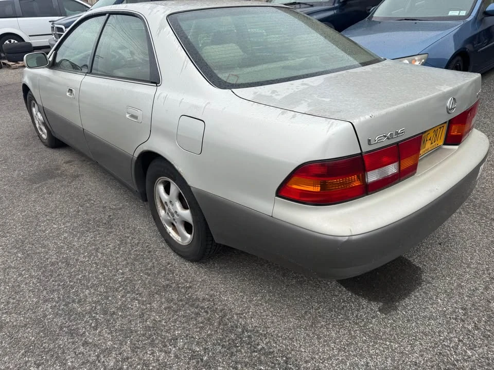 1998 Lexus ES 3rd Gen - Image 4 of 6