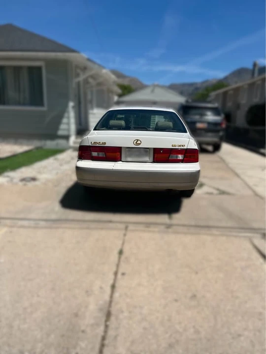 1998 Lexus ES 3rd Gen - Image 5 of 10
