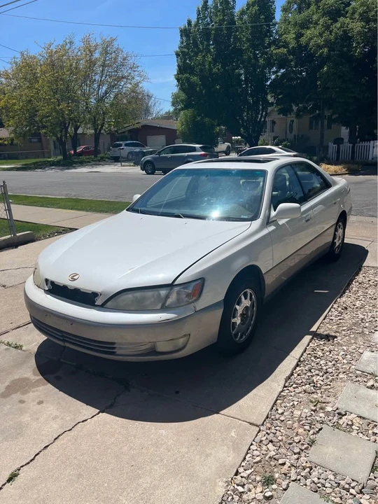1998 Lexus ES 3rd Gen - Image 4 of 10