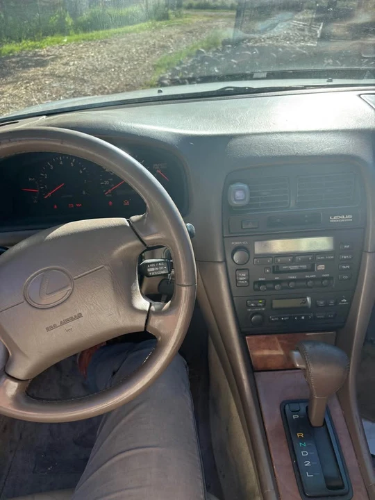 1998 Lexus ES 3rd Gen - Image 5 of 10
