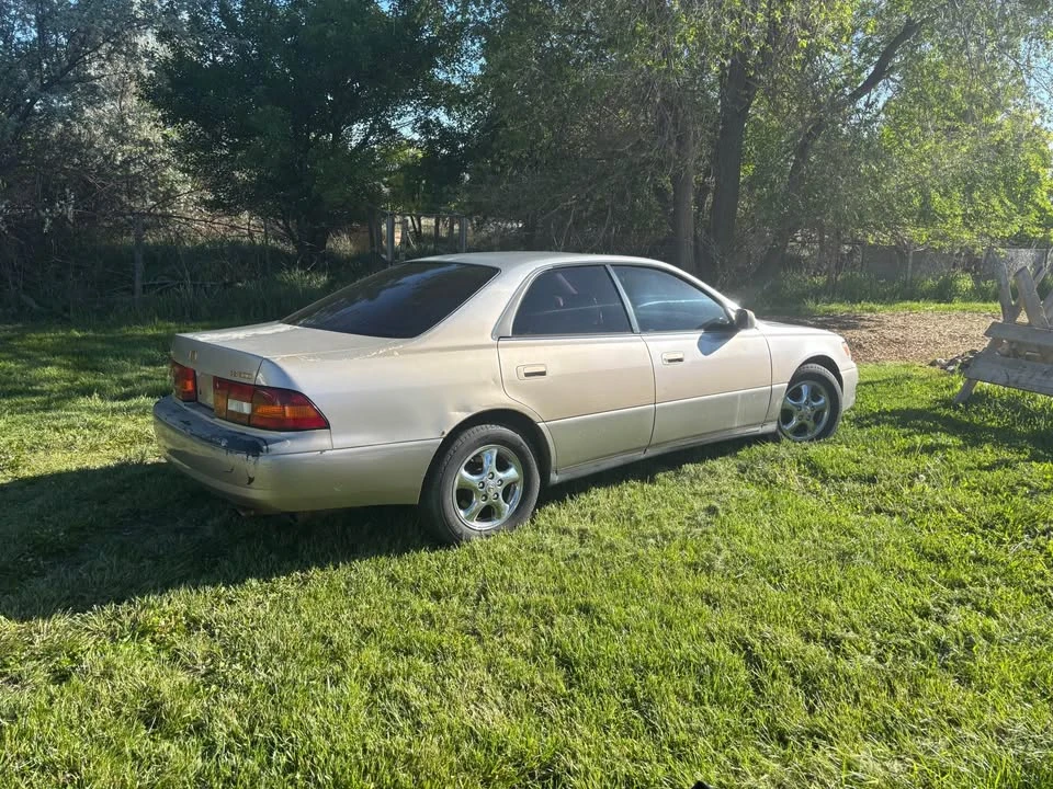 1998 Lexus ES 3rd Gen - Image 10 of 10