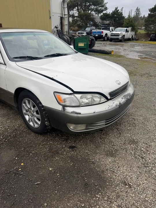1998 Lexus ES 3rd Gen - Image 2 of 6