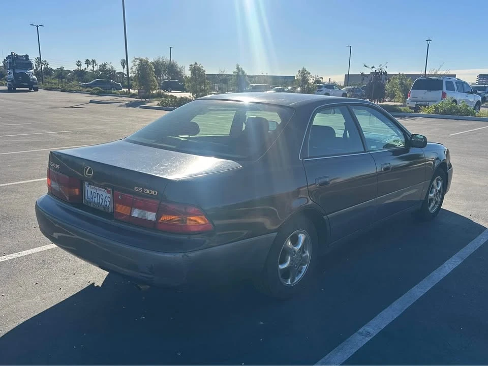 1998 Lexus ES 3rd Gen - Image 3 of 11