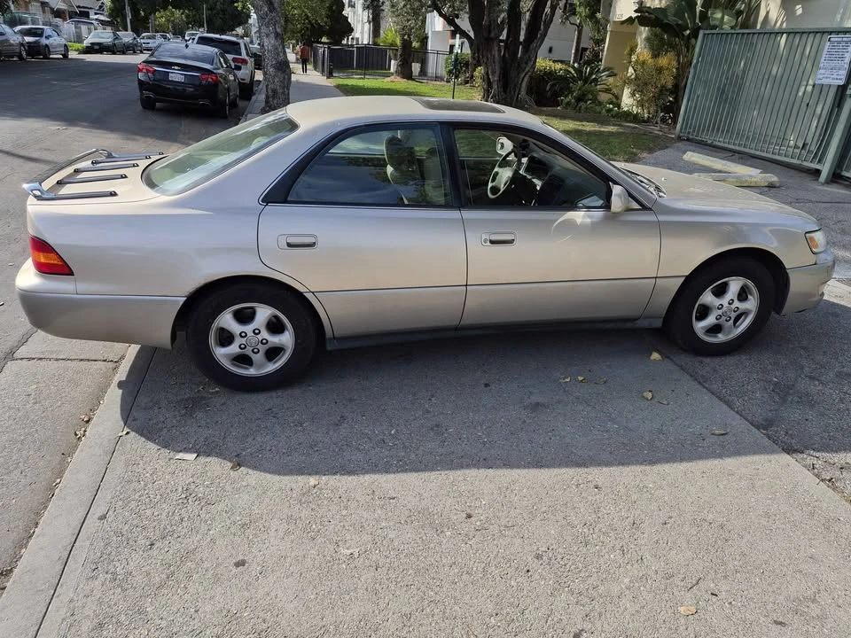 1998 Lexus ES 3rd Gen - Image 7 of 11