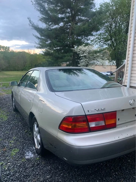 1998 Lexus ES 3rd Gen - Image 8 of 9