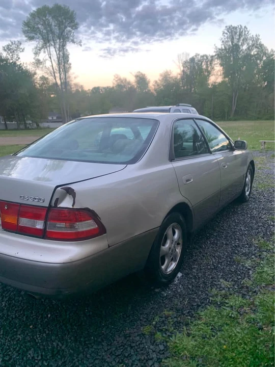 1998 Lexus ES 3rd Gen - Image 7 of 9