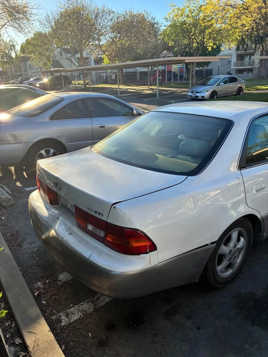 1998 Lexus ES 3rd Gen - Image 2 of 4