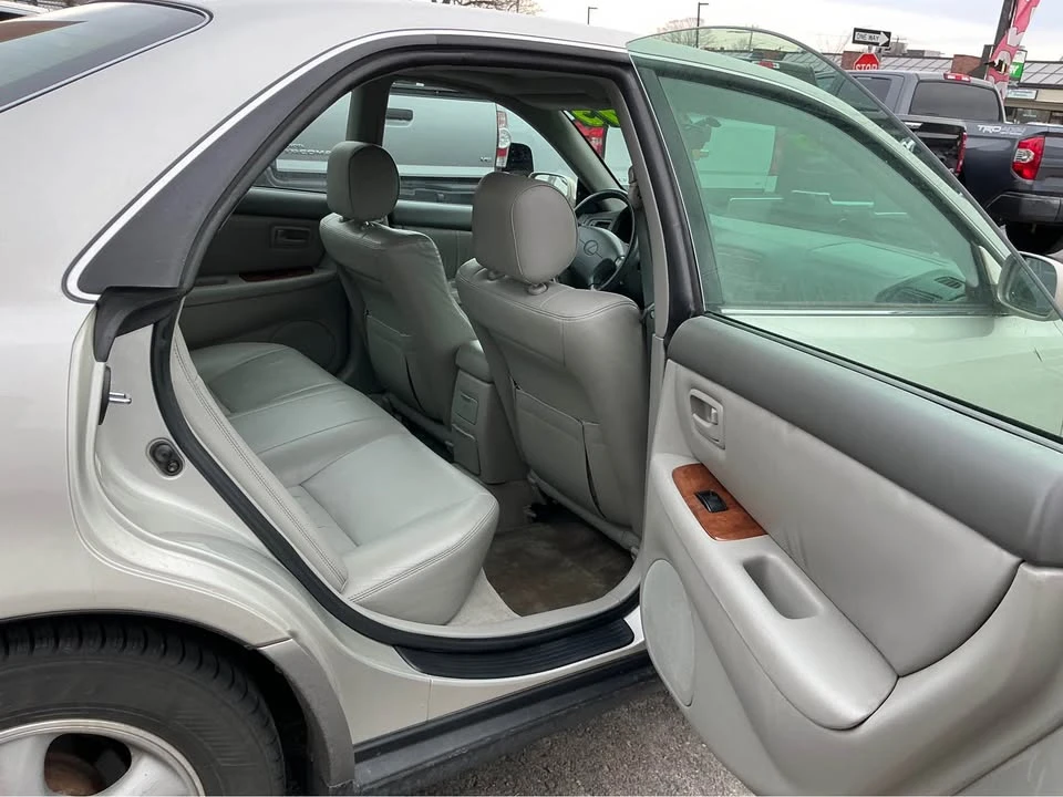1998 Lexus ES 3rd Gen - Image 9 of 20