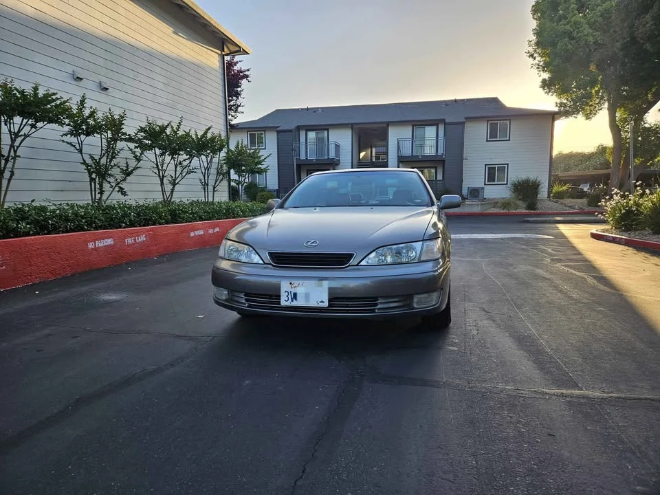 1998 Lexus ES 3rd Gen - Image 2 of 12
