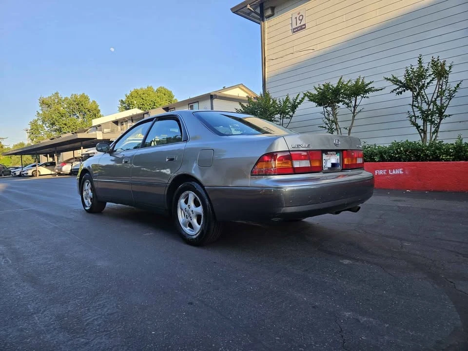 1998 Lexus ES 3rd Gen - Image 7 of 12