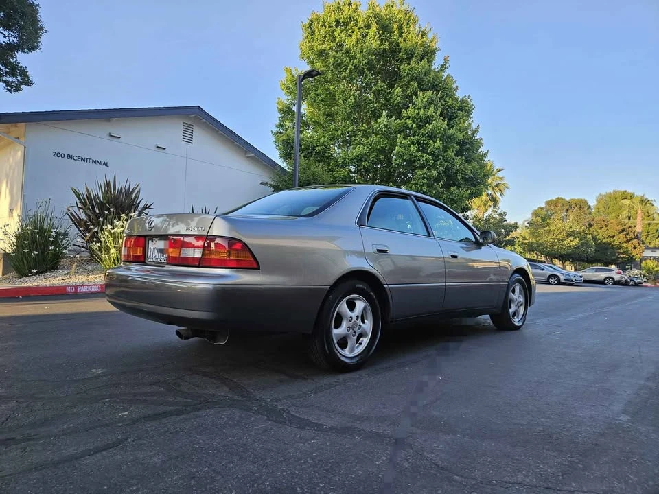 1998 Lexus ES 3rd Gen - Image 4 of 12