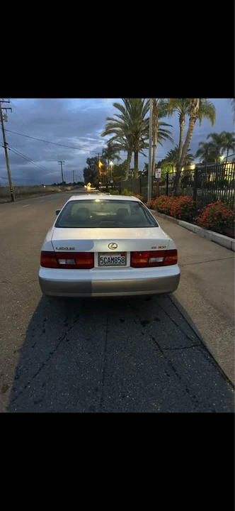 1998 Lexus ES 3rd Gen - Image 6 of 9