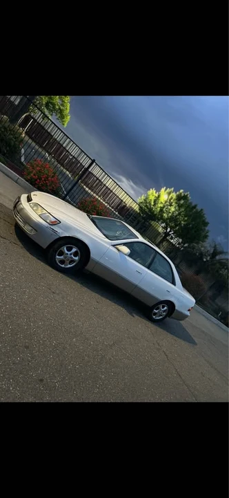 1998 Lexus ES 3rd Gen - Image 8 of 9
