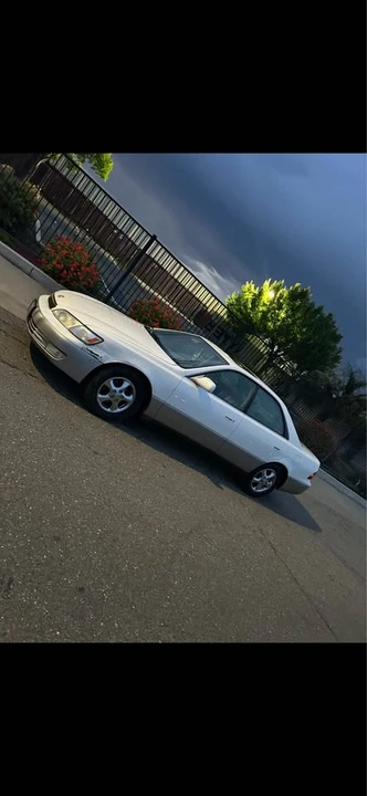 1998 Lexus ES 3rd Gen - Image 9 of 9