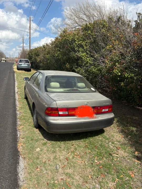 1998 Lexus ES 3rd Gen - Image 2 of 10