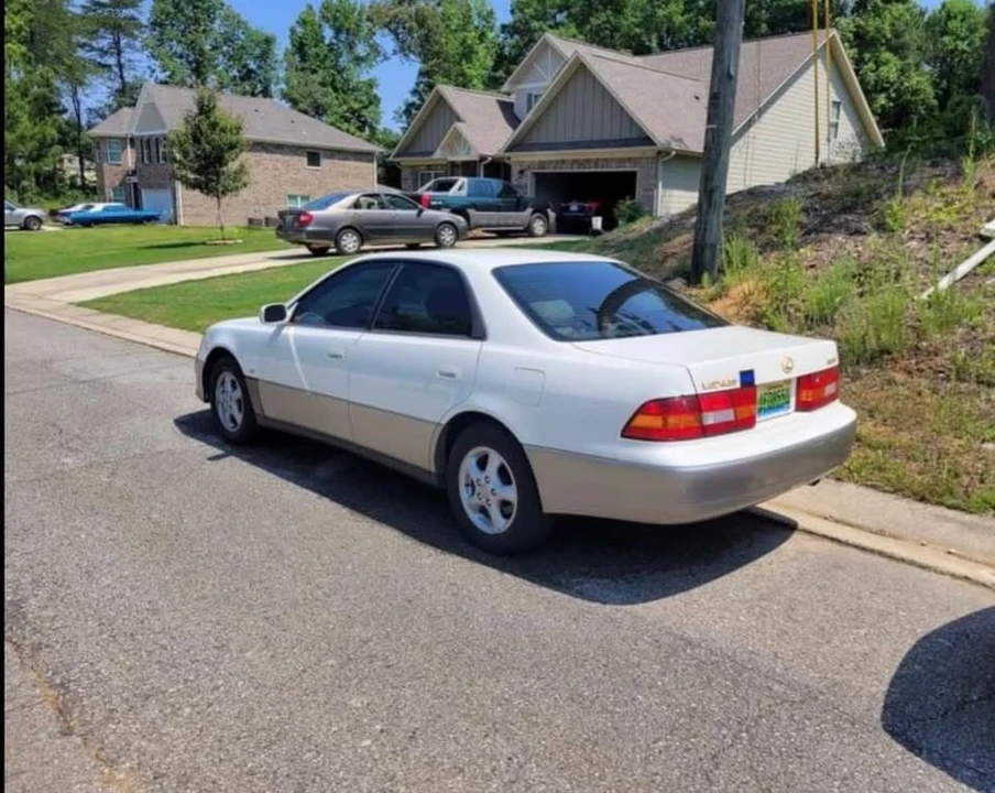1998 Lexus ES 3rd Gen - Image 2 of 2