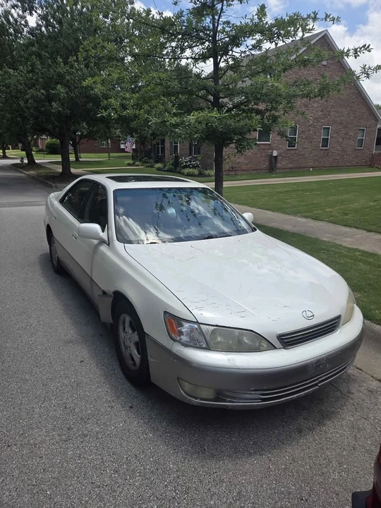 1998 Lexus ES 3rd Gen - Image 2 of 9