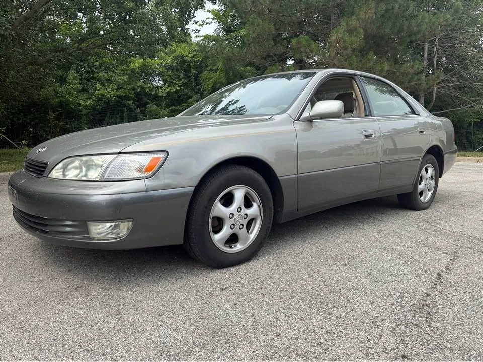 1998 Lexus ES 3rd Gen - Image 5 of 9