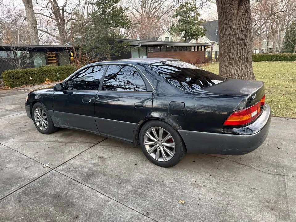 1998 Lexus ES 2nd Gen - Image 4 of 4