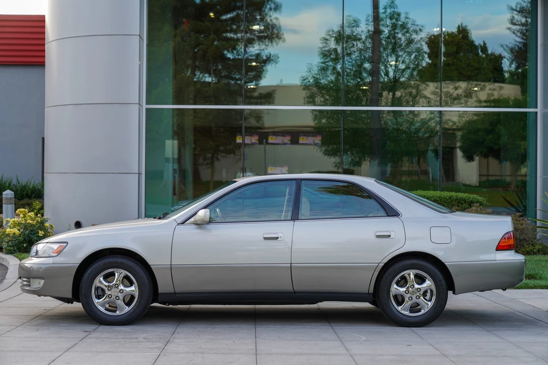 1998 Lexus ES 3rd Gen - Image 24 of 31