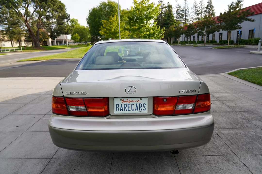 1998 Lexus ES 3rd Gen - Image 22 of 31