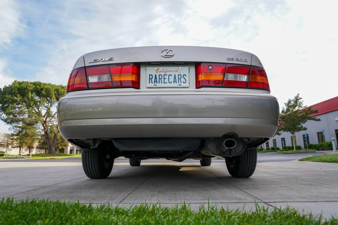 1998 Lexus ES 3rd Gen - Image 22 of 31