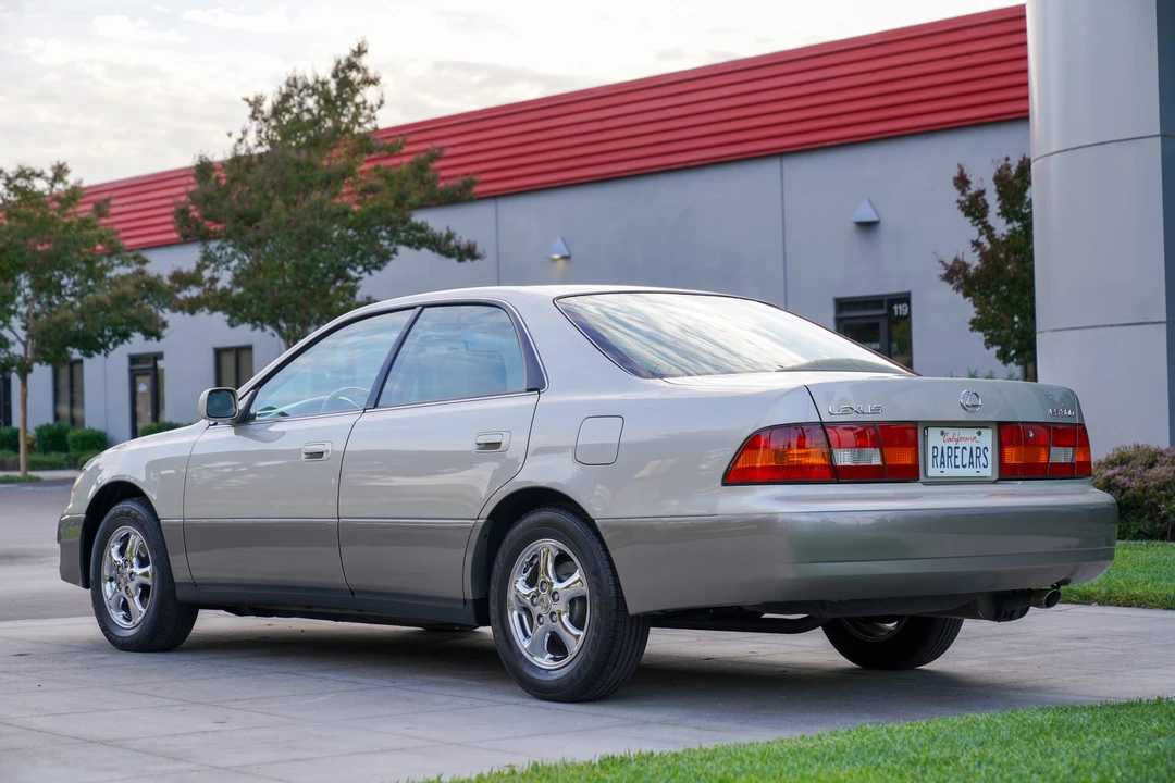 1998 Lexus ES 3rd Gen - Image 23 of 31