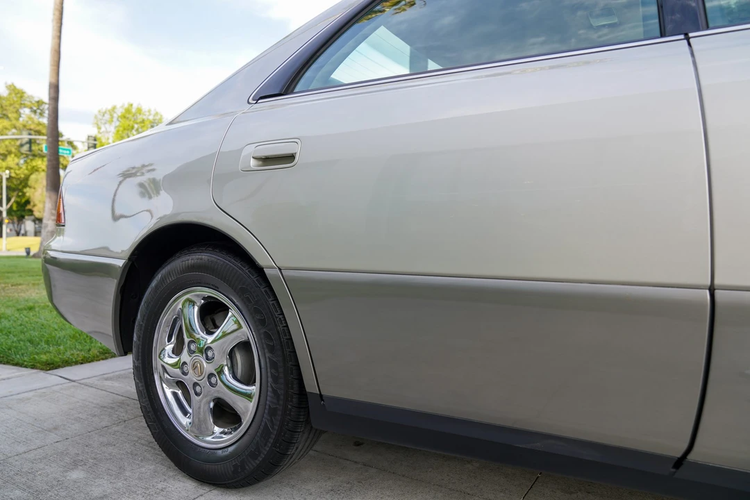 1998 Lexus ES 3rd Gen - Image 24 of 31
