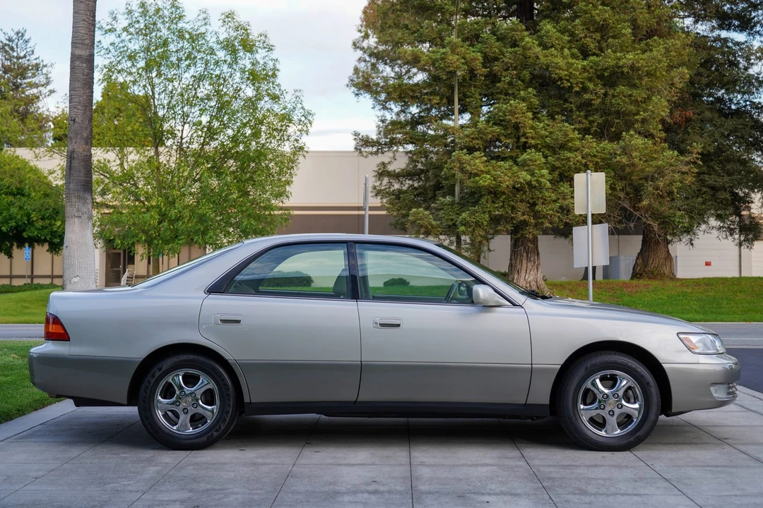 1998 Lexus ES 3rd Gen - Image 6 of 31