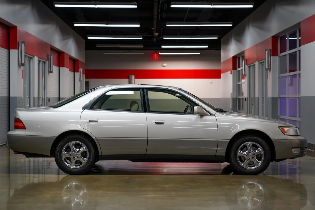 1998 Lexus ES 3rd Gen - Image 11 of 31