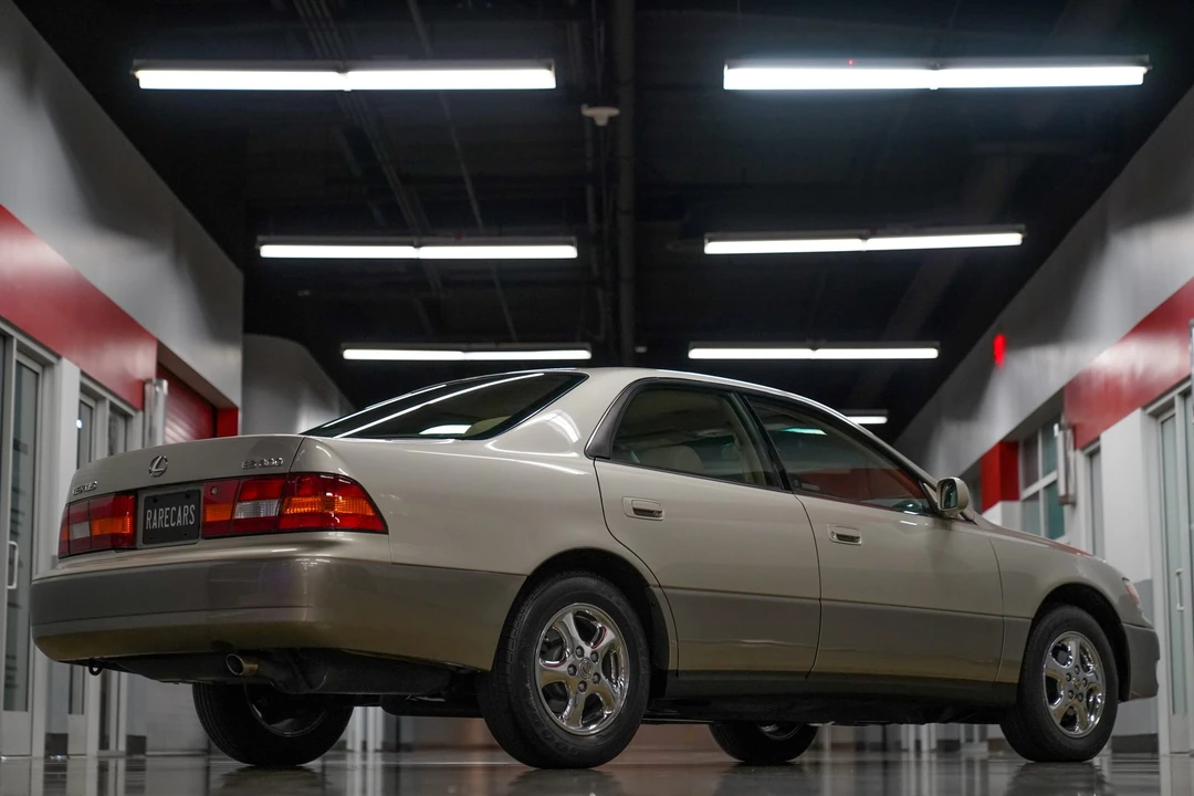 1998 Lexus ES 3rd Gen - Image 9 of 31