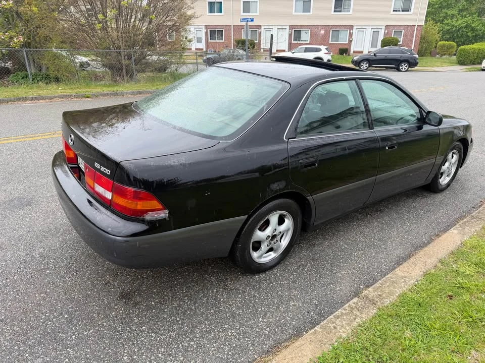 1998 Lexus GS 2nd Gen - Image 5 of 8