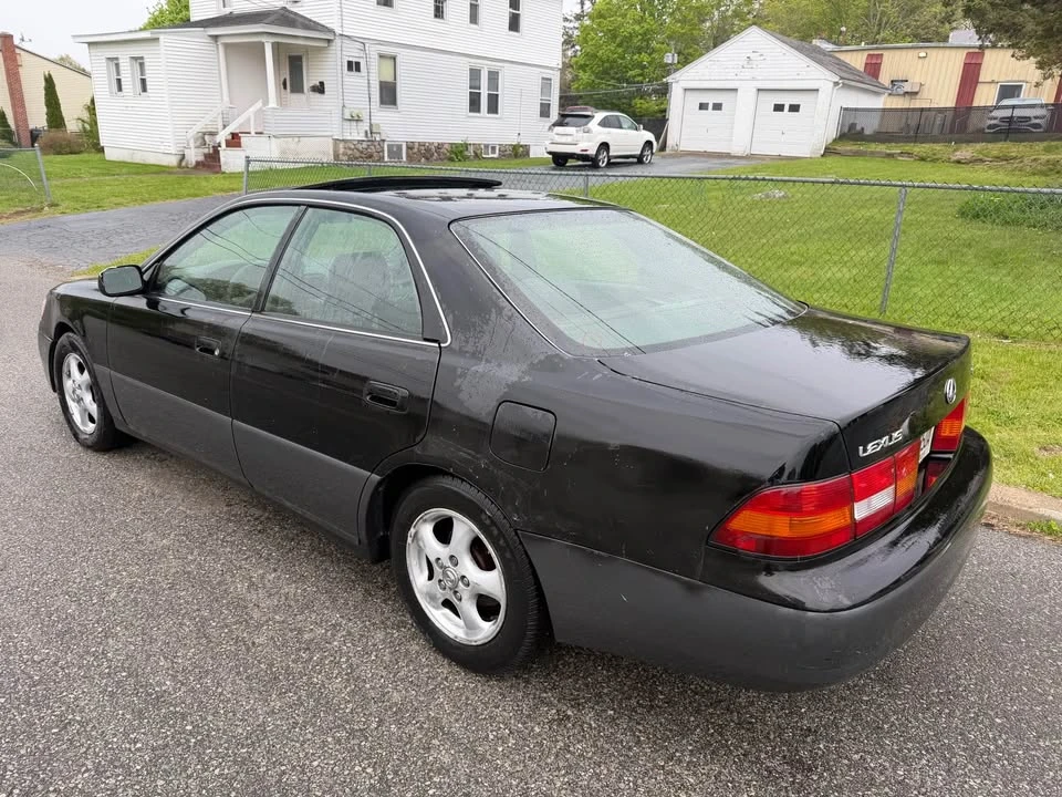 1998 Lexus GS 2nd Gen - Image 4 of 8