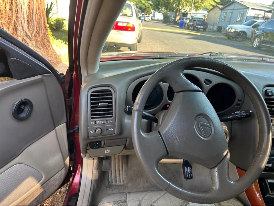1998 Lexus GS 2nd Gen - Image 9 of 9
