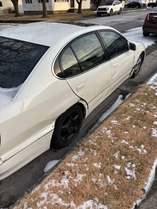 1998 Lexus GS 2nd Gen - Image 3 of 3