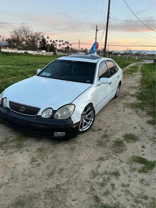 1998 Lexus GS 2nd Gen - Image 4 of 10