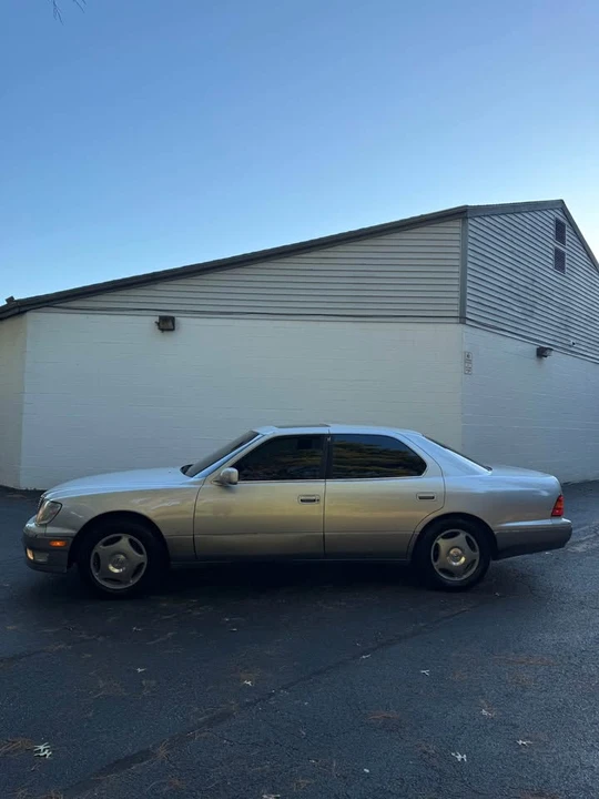 1998 Lexus LS 2nd Gen - Image 3 of 6