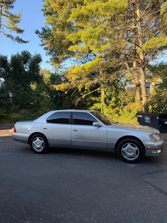 1998 Lexus LS 2nd Gen - Image 2 of 6