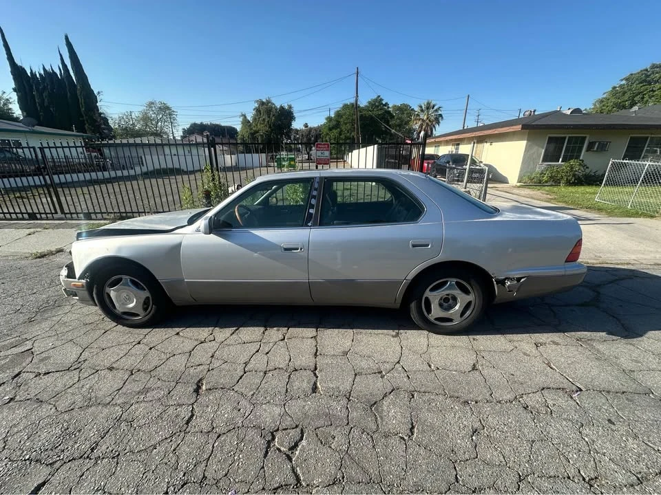 1998 Lexus LS 2nd Gen - Image 4 of 10
