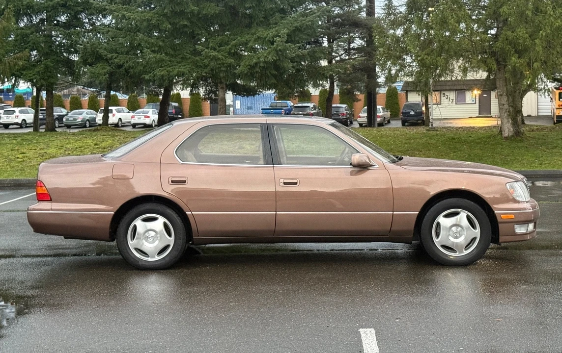 1998 Lexus LS 2nd Gen - Image 2 of 21