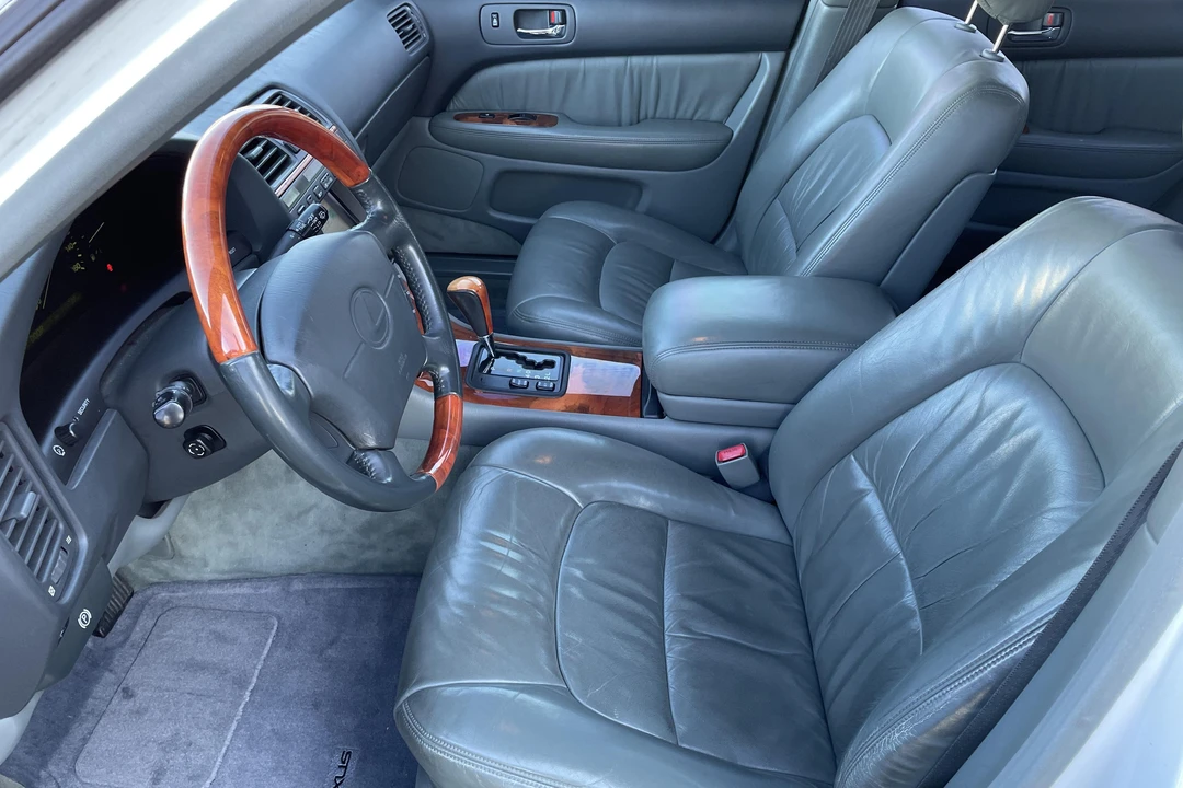 1998 Lexus LS 2nd Gen - Image 26 of 31
