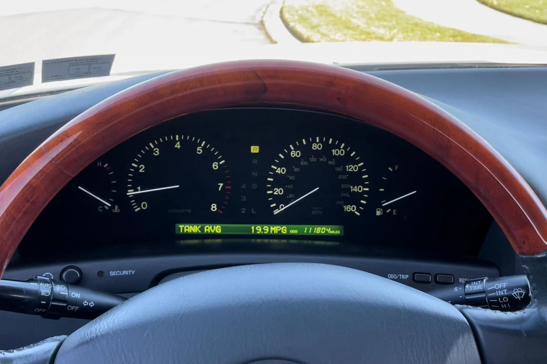 1998 Lexus LS 2nd Gen - Image 28 of 31