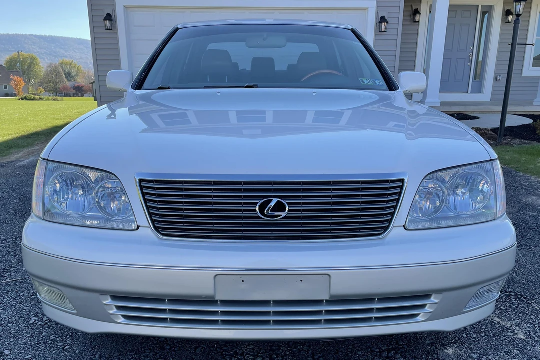 1998 Lexus LS 2nd Gen - Image 2 of 31