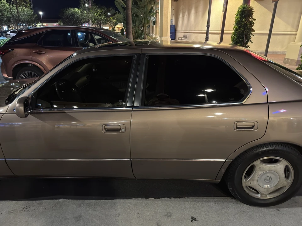 1998 Lexus LS 2nd Gen - Image 3 of 17