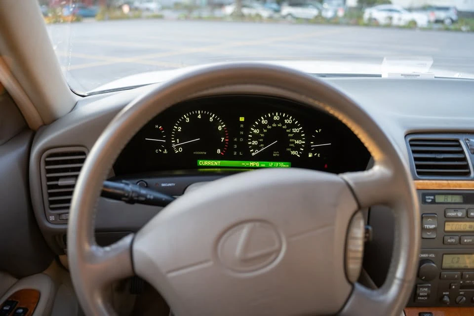 1998 Lexus LS 2nd Gen - Image 9 of 13