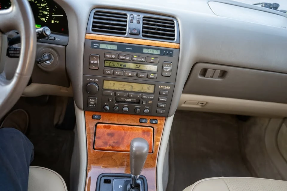 1998 Lexus LS 2nd Gen - Image 10 of 13