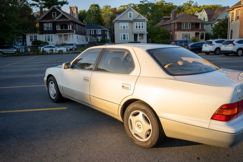 1998 Lexus LS 2nd Gen - Image 6 of 13