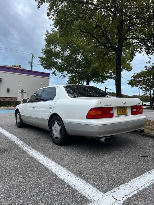 1998 Lexus LS 2nd Gen - Image 2 of 8
